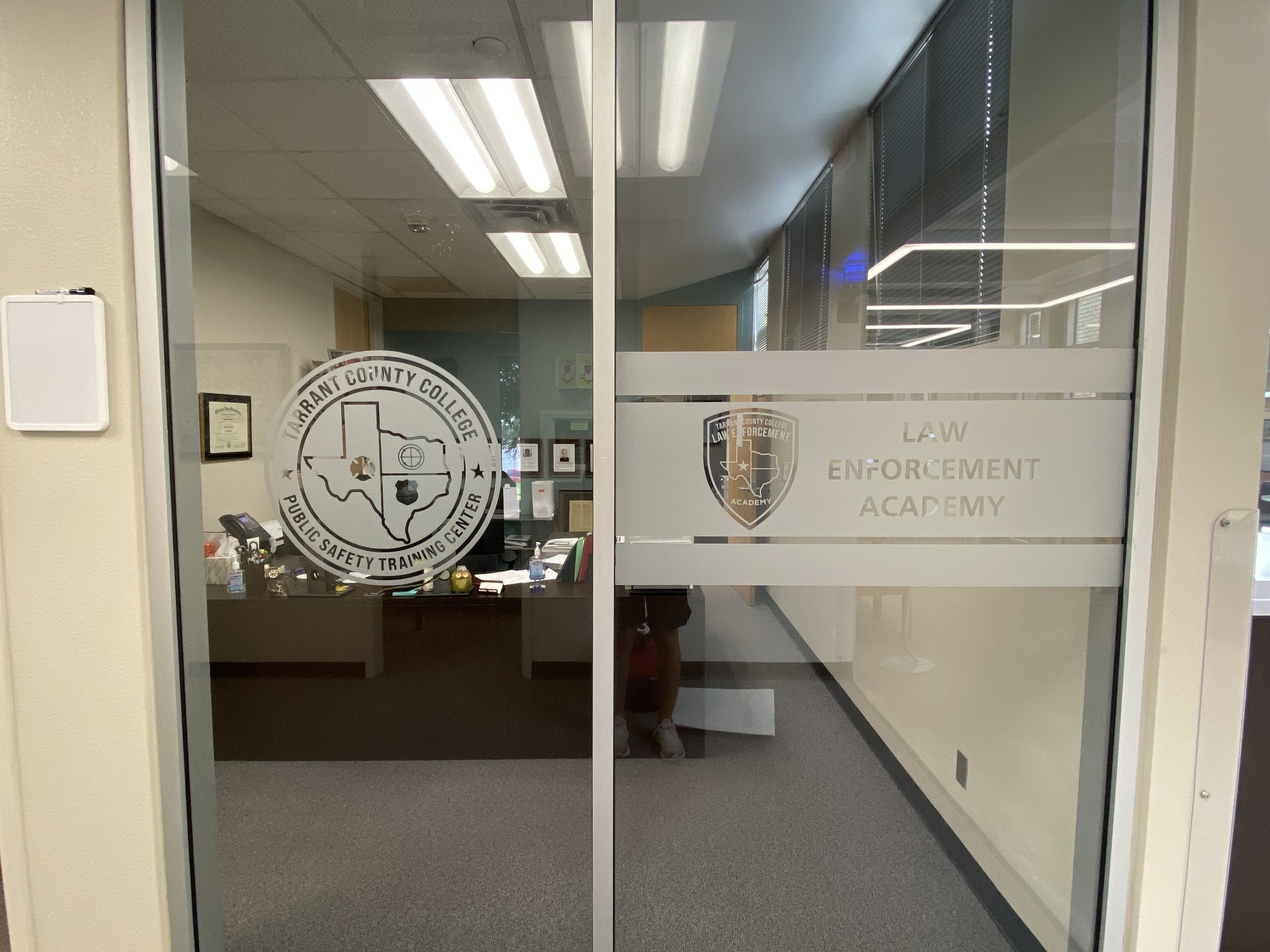 Acrylic Signs vs Metal Signs: Pros, Cons, and Pricing