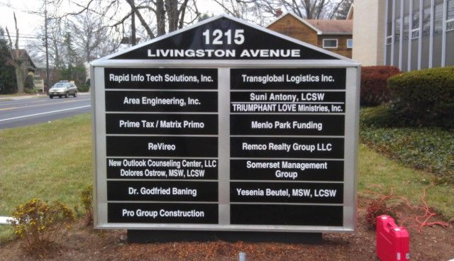 Outdoor Aluminum Pylon