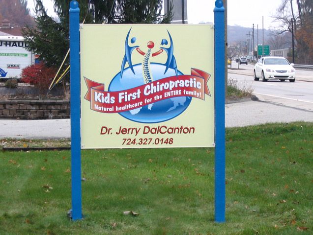 Alumalite Panel / Wooden Posts