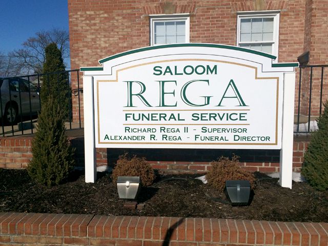 PVC Panel/Wooden Posts With PVC Sleeves