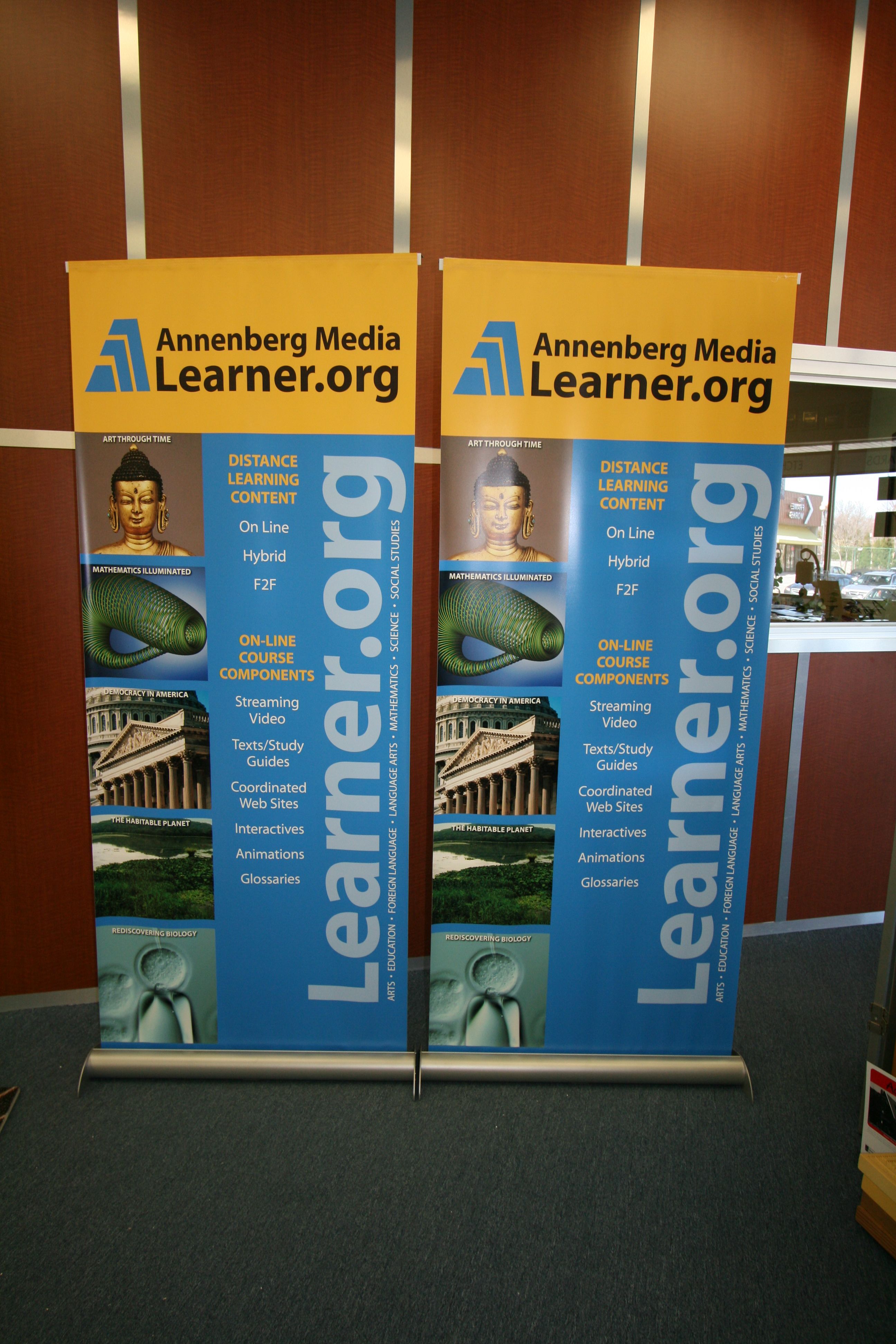 Annenburg Media Banner Stands