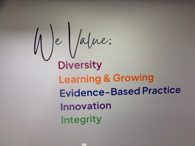 Vinyl Lettering & Graphics