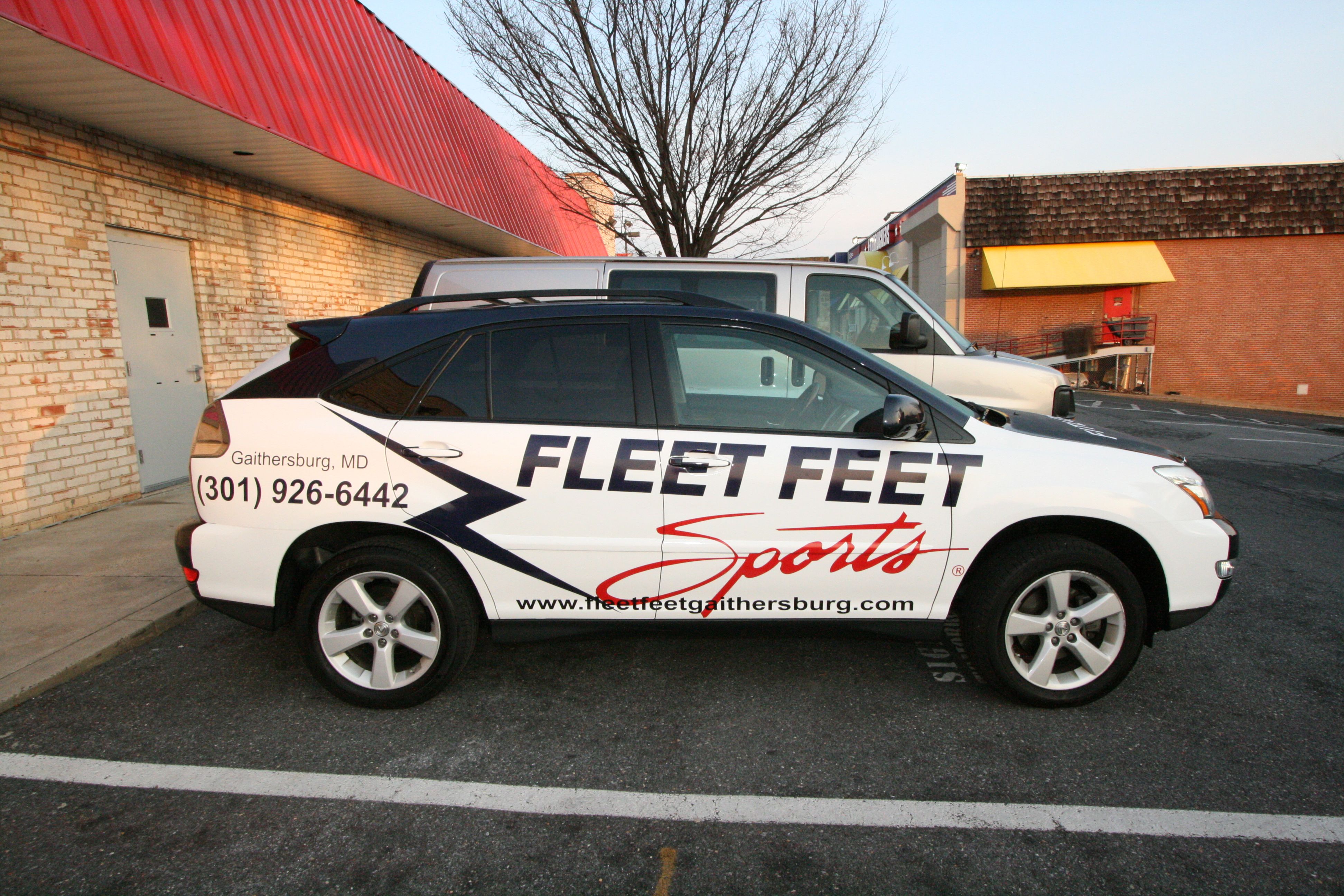 Vehicle Graphics for Fleet Feet Sports