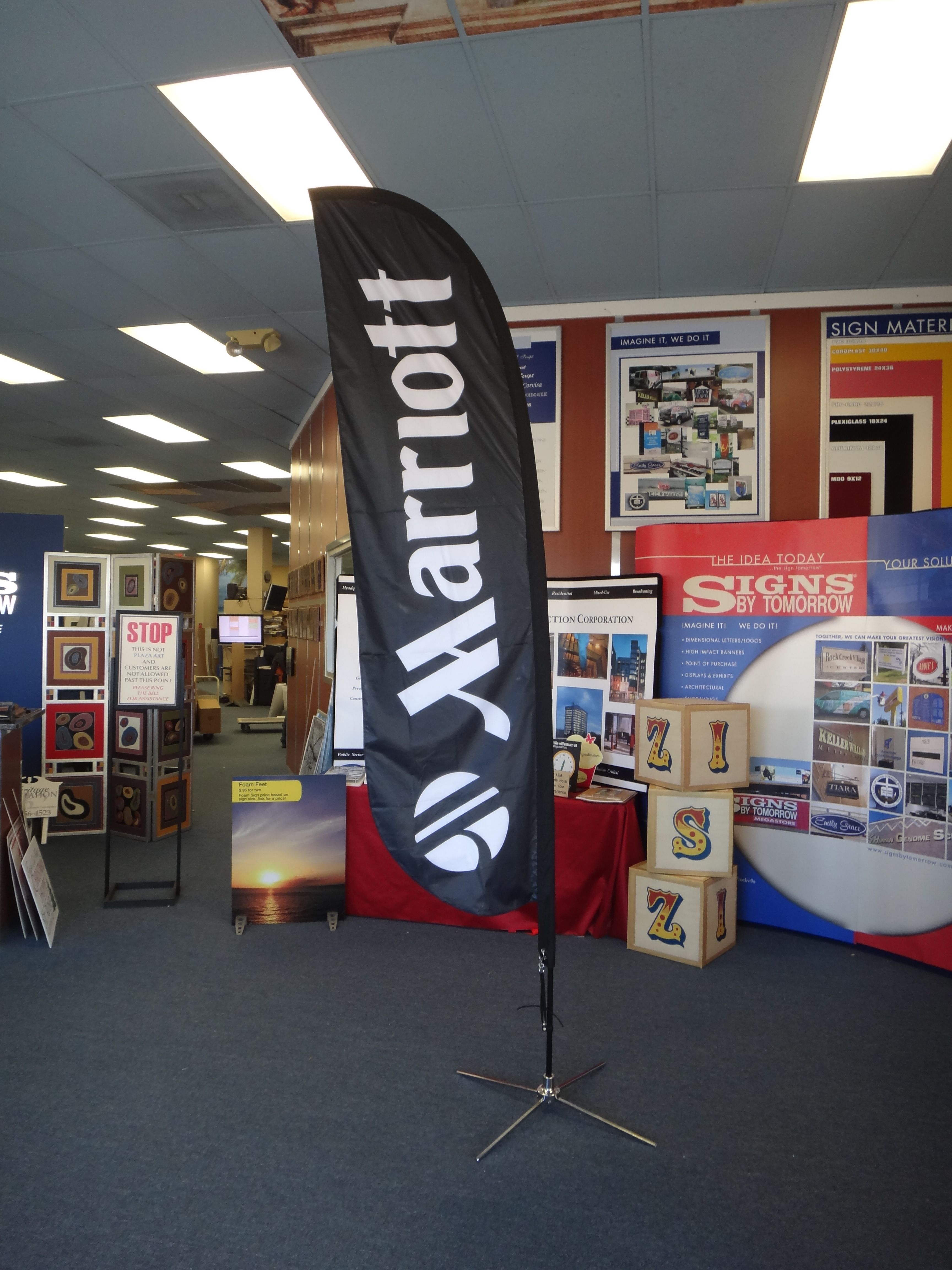 custom printed stand up feather flag
