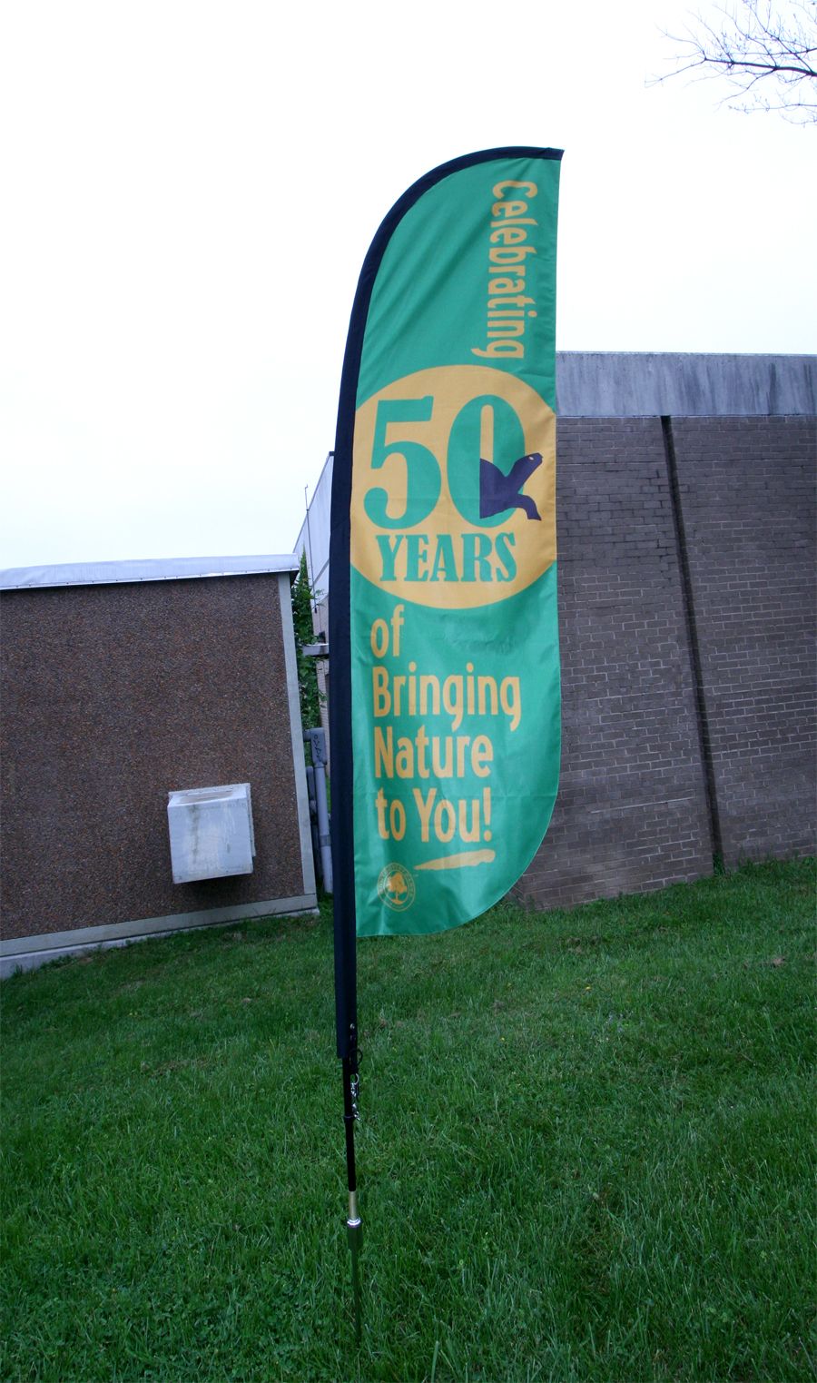 custom printed yard sign feather flag