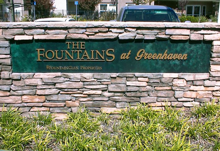 The Fountains Monument Sign