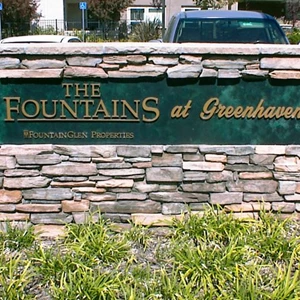 The Fountains Monument Sign