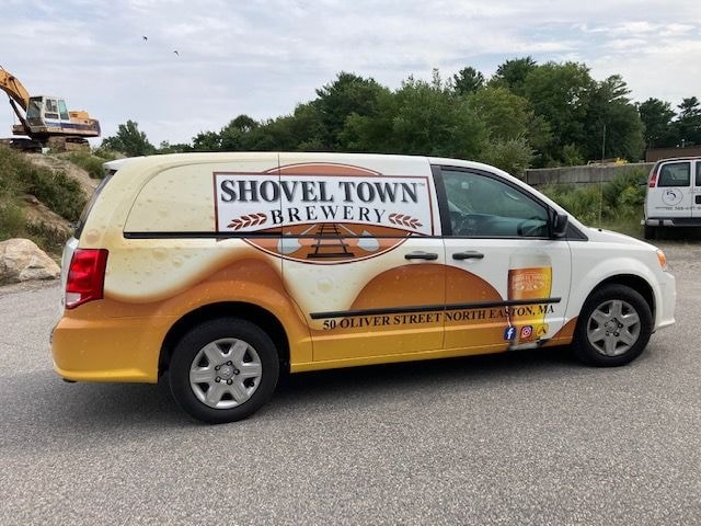 Vinyl Lettering & Graphics