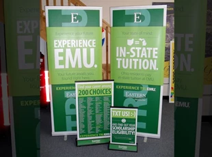 EMU Retractable Banner Stands