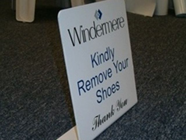 Windermere - Remove Shoes Sign
