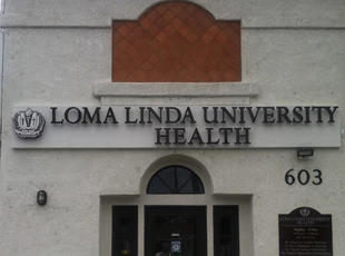 dimensional lettering, outdoor, signs by tomorrow, inland valley, southern california, loma linda university health, hemet, murrieta