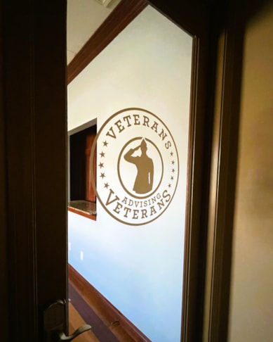 Vinyl Lettering & Graphics