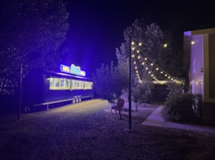 Illuminated Dimensional Lettering & Logos | Restaurants & Foodservice | California | Acrylic