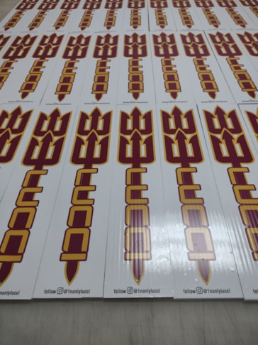 Yard & Sidewalk Signs