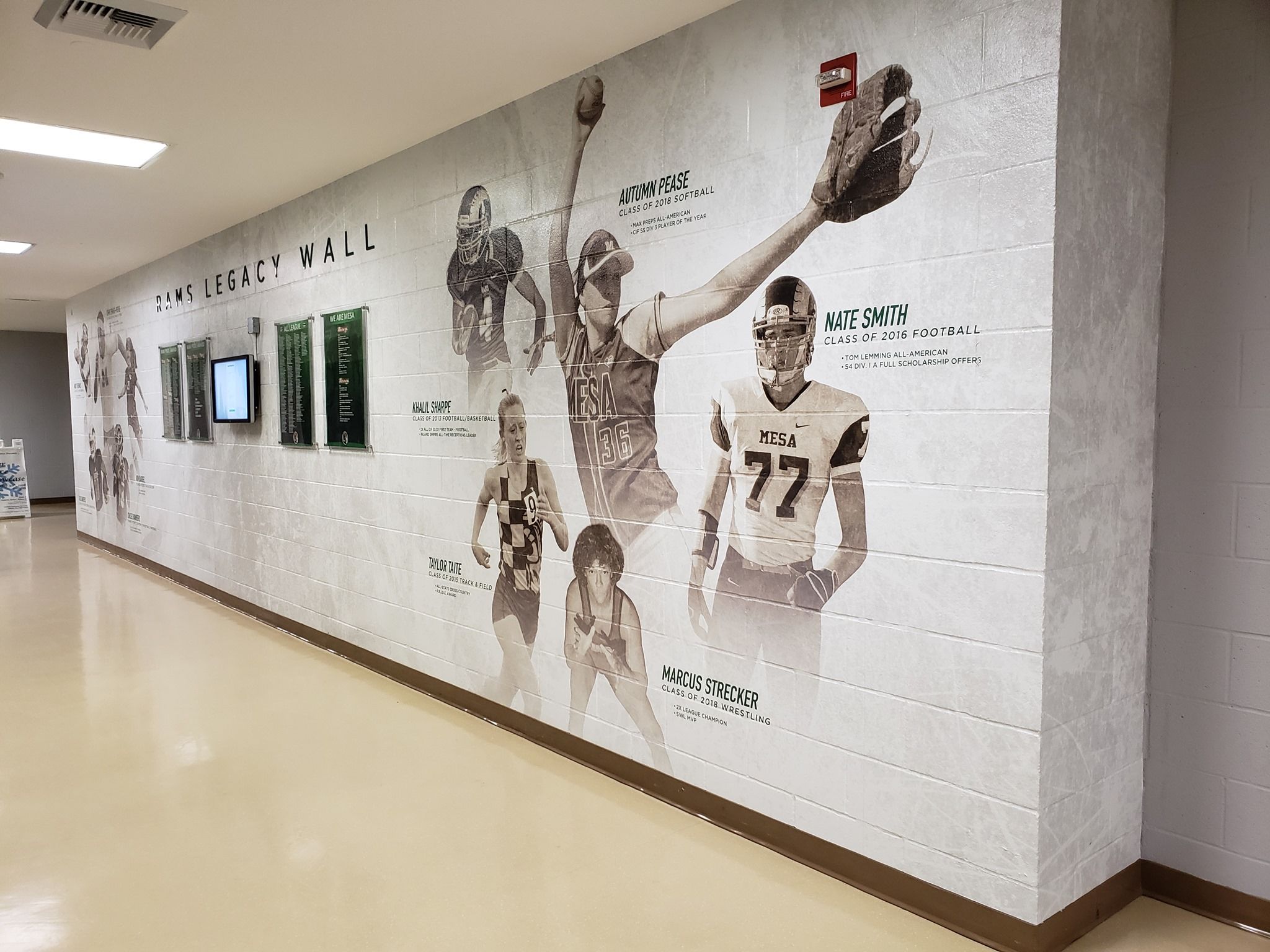 When Buildings Speak: How Exterior Signs Influence Foot Traffic Without Saying a Word