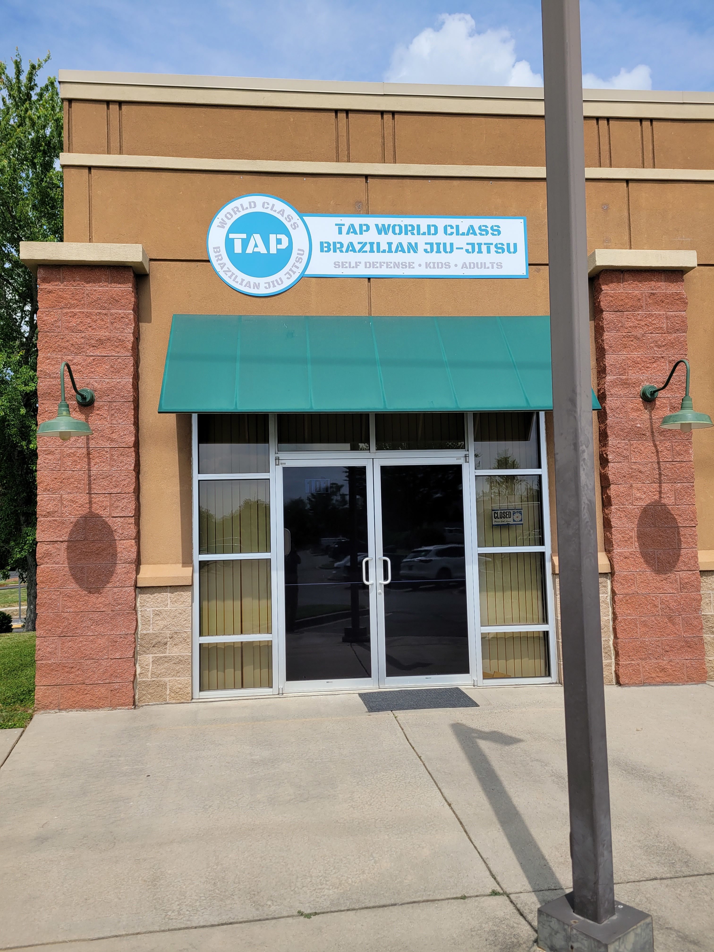 What Size Letters Should You Use on an Outdoor Business Sign?