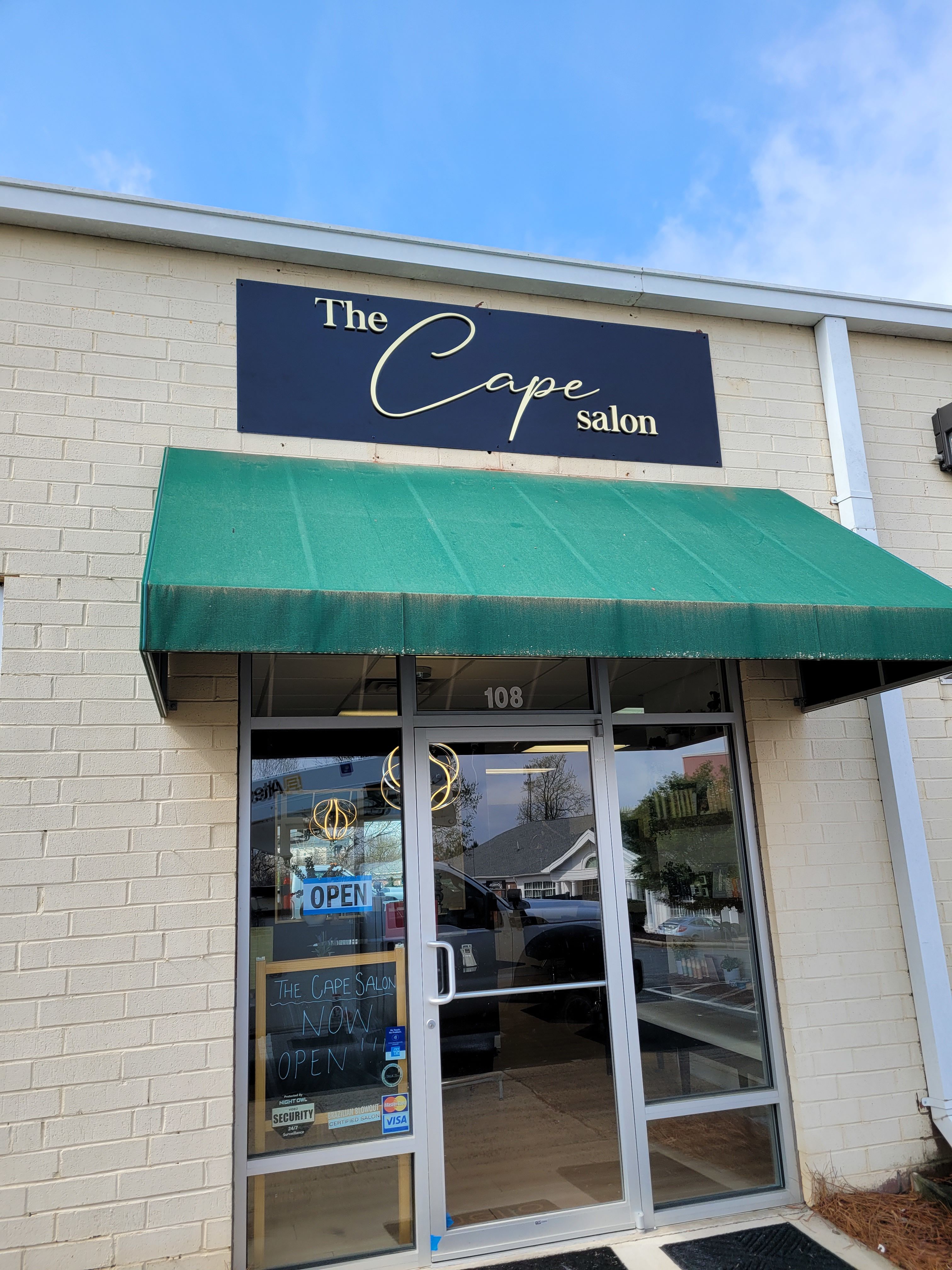How Tall Should a Business Sign Be to Be Read From the Road?