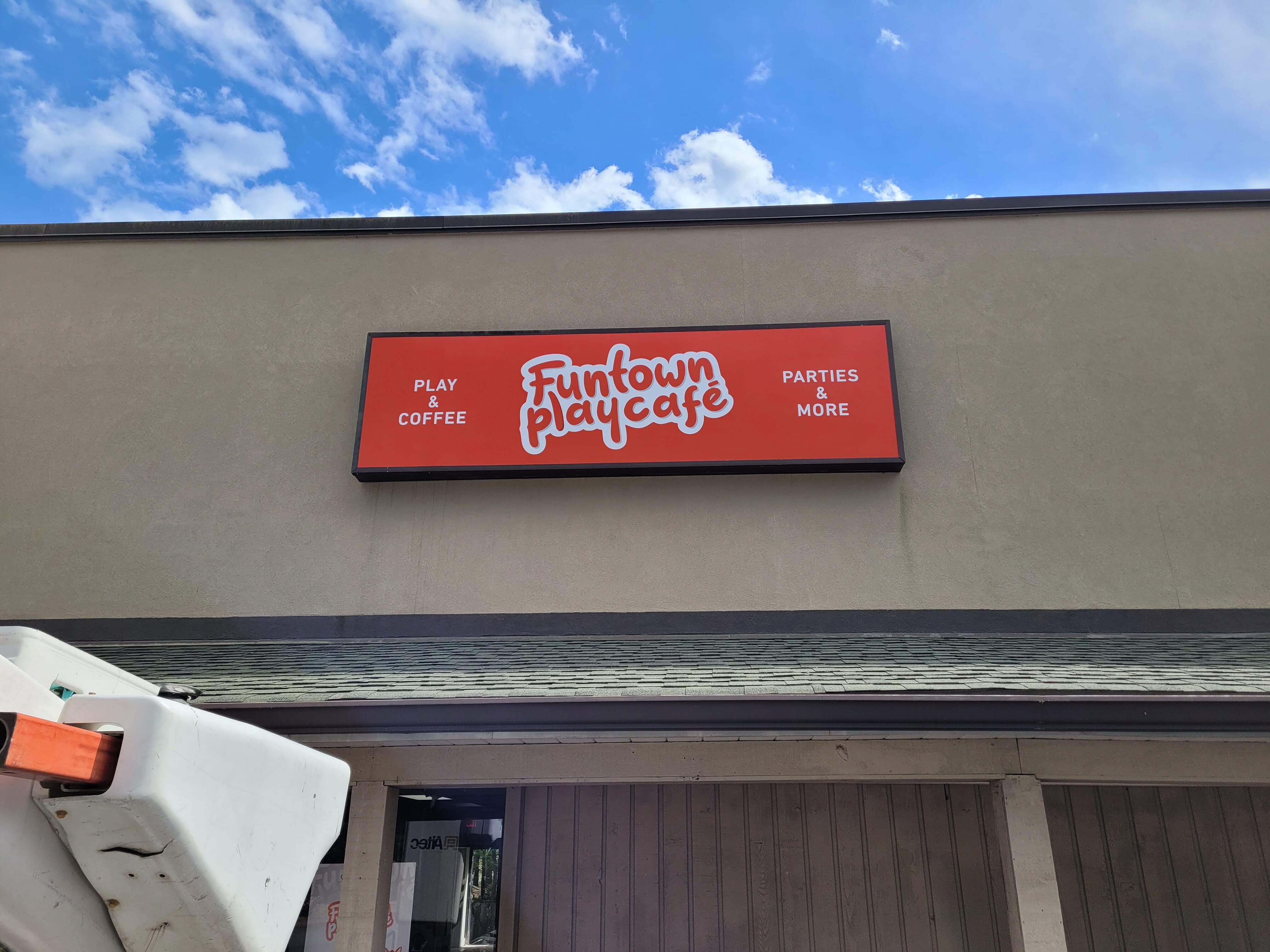 When Business Signs Become Landmarks: The Design Moves That Turn Passersby Into Regulars