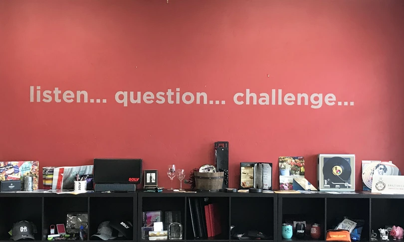 Digitally printed wall lettering