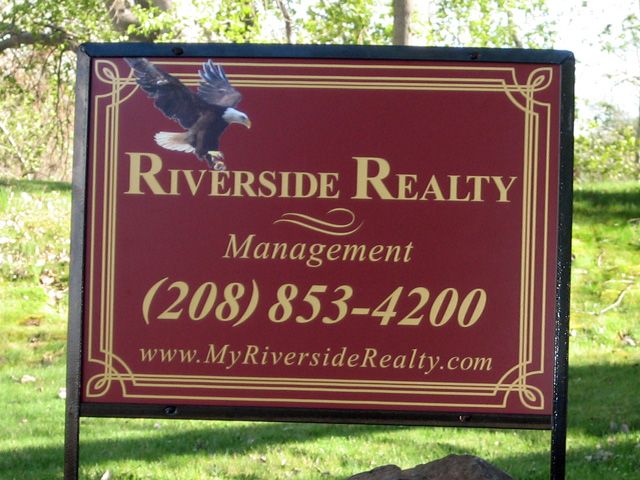 Aluminum Real Estate signs and riders direct customers to your properties
