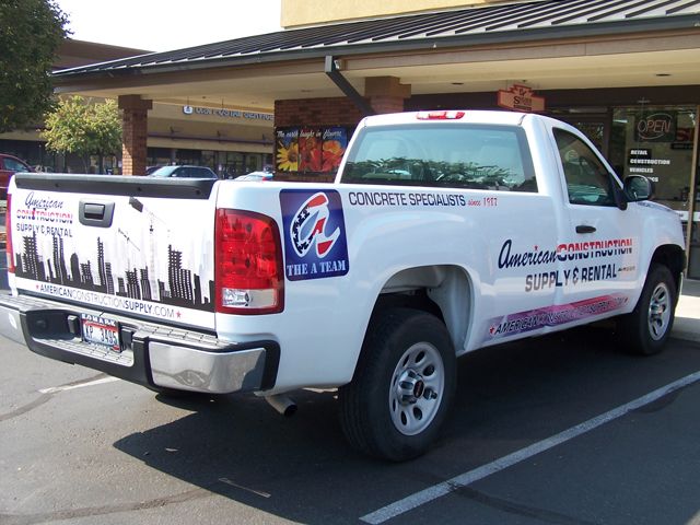 Fully wrapped tailgate with partial graphics on the sides for a nice impact
