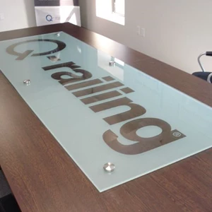 Table Glass Lettering