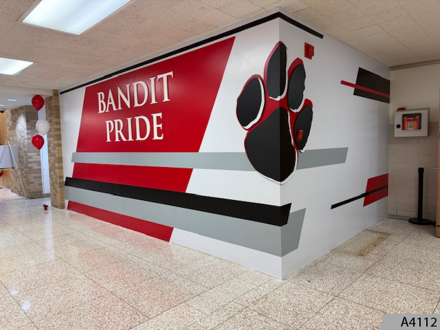 A combination of flat and dimensional layers on the wall bring an extra level of sophistication to your school.