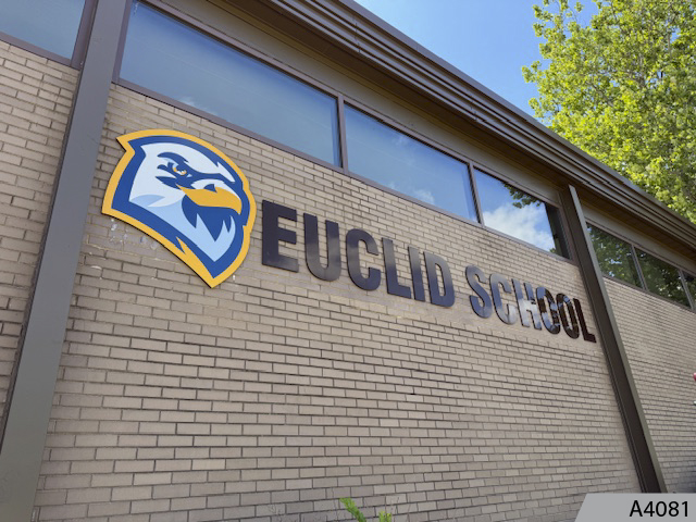 Dimensional logo graphics for educational institutes and schools.