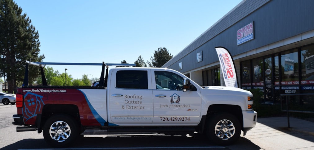 Custom Vehicle Lettering & Graphics