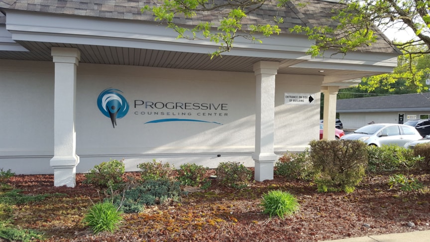 Outdoor Vinyl Lettering & Graphics