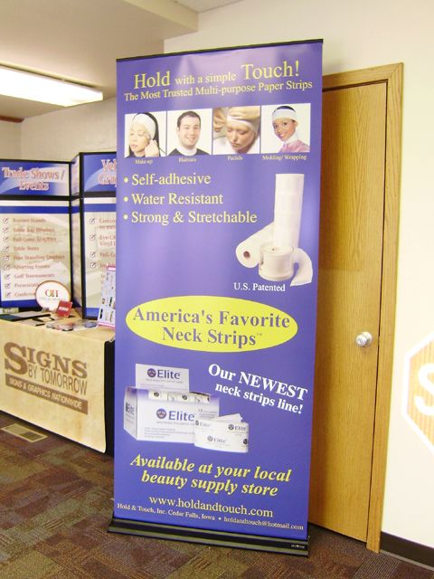 Retractable Banner Stand with Non-Curling Interior Banner
