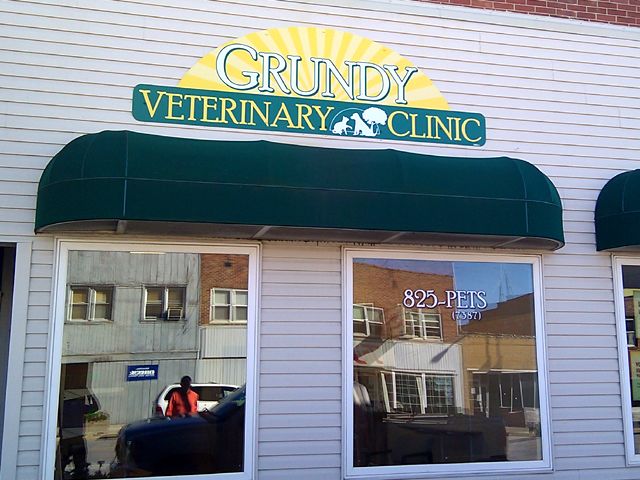 Grundy Veterinary Clinic Outdoor Signage