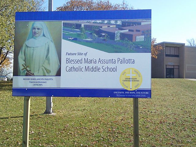 Job site sign for new school's building location.