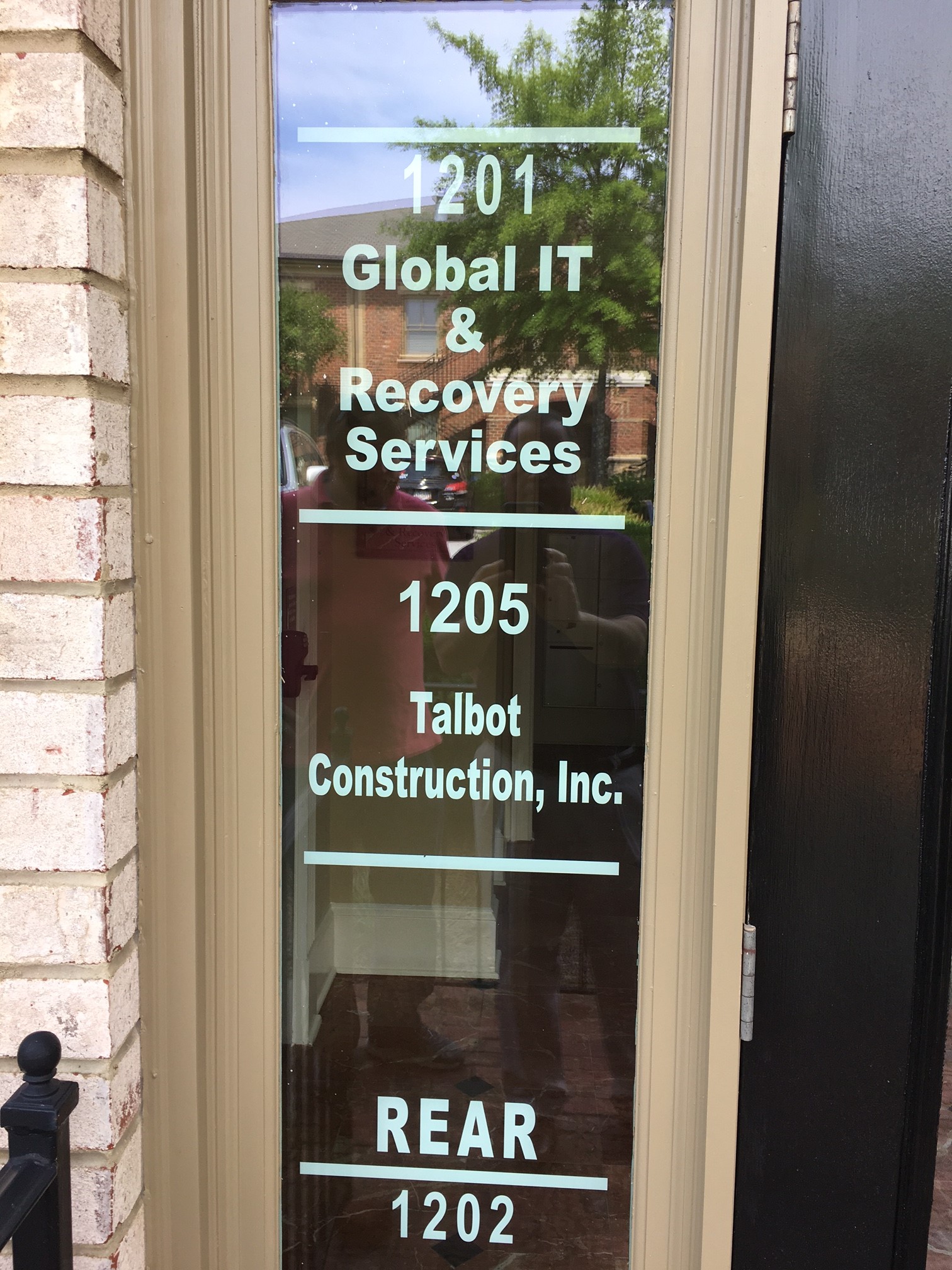 Outdoor Cut Vinyl Window Lettering