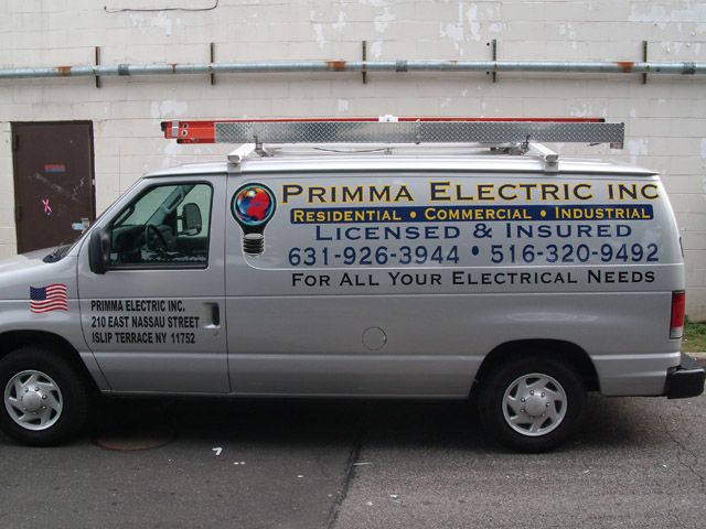 Full Vehicle Lettering with Graphic