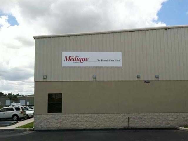 2 building sign panels