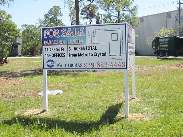 4'x8' v-sign